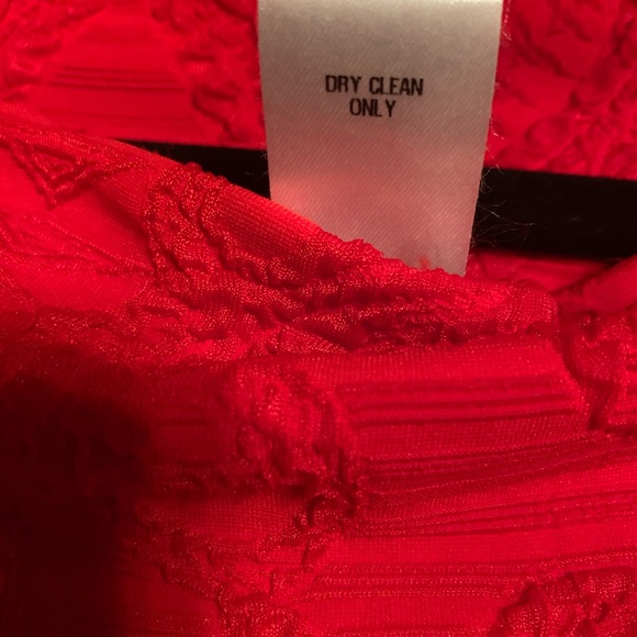 Off Shoulder Tight and Curve Enhancing Red Dress - Picture 4 of 10